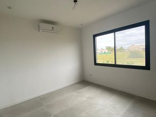 Foto 17 de Hermosa casa en Venta en 1 Planta con Piscina Excelentes terminaciones PG