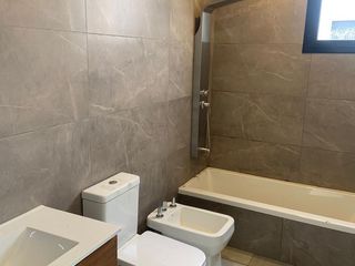 Foto 12 de Alquiler Casa Al Lago - San Sebastián Área 6