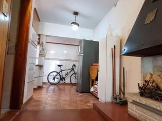 Foto 3 de Casa en venta - 3 Dormitorios 3 Baños - Cochera - 550Mts2 - City Bell, La Plata