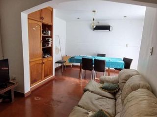 Foto 2 de Casa en venta - 3 Dormitorios 3 Baños - Cochera - 550Mts2 - City Bell, La Plata