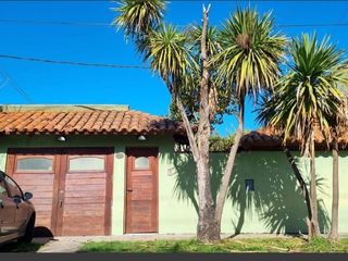 Foto 1 de Casa en venta - 3 Dormitorios 3 Baños - Cochera - 550Mts2 - City Bell, La Plata