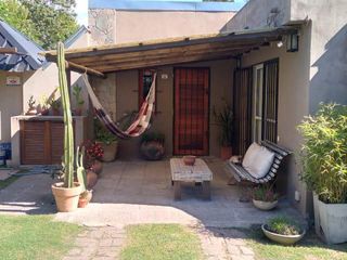 Foto 4 de Casa  venta 3 dormitorios 2 baños 1 cochera 800 mts 2 totales - Arturo Segui