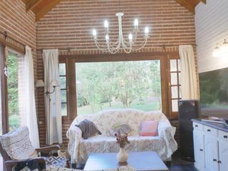 Foto 18 de Hermoso chalet de 4 dormitorios en medio del bosque de Carilo