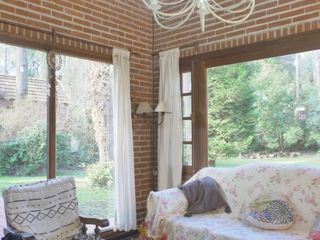 Foto 19 de Hermoso chalet de 4 dormitorios en medio del bosque de Carilo