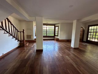 Foto 4 de Importante Chalet en lo mejor del barrio Los Troncos
