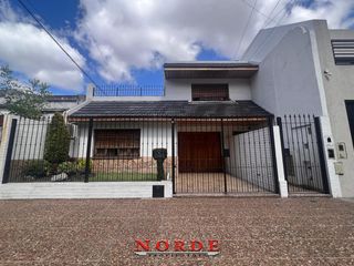 Foto 2 de VENTA • PH  TIPO CASA • 3 AMBIENTES  • ENTRADA INDEPENDIENTE • COCHERA • TERRAZA