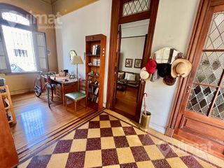 Foto 4 de Casa estilo Italiano en venta - Primera Junta 2100 - Patio y terraza