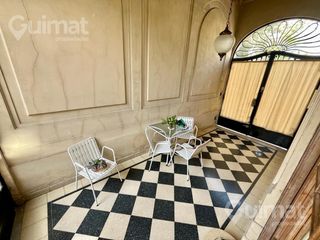 Foto 9 de Casa estilo Italiano en venta - Primera Junta 2100 - Patio y terraza