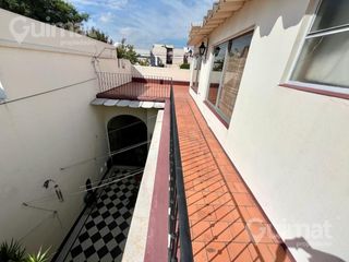 Foto 27 de Casa estilo Italiano en venta - Primera Junta 2100 - Patio y terraza