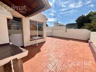 Foto 29 de Casa estilo Italiano en venta - Primera Junta 2100 - Patio y terraza