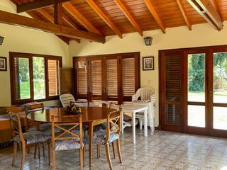 Foto 4 de Residencia 5 ambientes sobre parcela de 1600 m² en la mejor zona del Bosque de Peralta Ramos