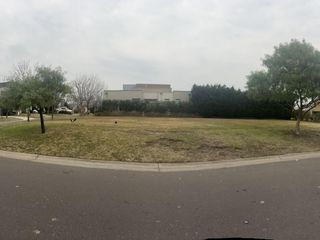 Foto 1 de Terreno de 587 mts 2 , Santa Guadalupe, Pilar del Este, excelente ubicacion.