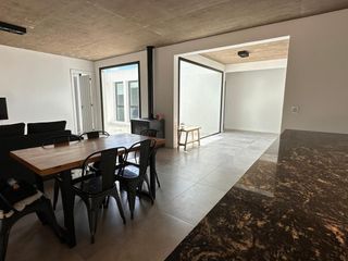 Foto 2 de ALQUILER TEMPORAL, CASA, COSTA ESMERALDA, BARRIO SENDEROS IV, LOTE al 200, 5 AMBIENTES