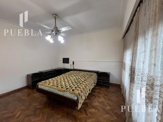 Foto 8 de VENTA CASA 5 AMBIENTES EN  BANFIELD CON COCHERAS JARDIN Y QUINCHO