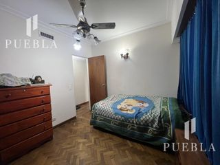 Foto 23 de VENTA CASA 5 AMBIENTES EN  BANFIELD CON COCHERAS JARDIN Y QUINCHO