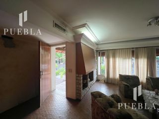 Foto 14 de VENTA CASA 5 AMBIENTES EN  BANFIELD CON COCHERAS JARDIN Y QUINCHO