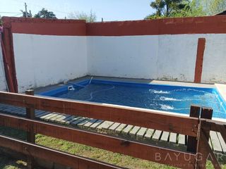 Foto 5 de Venta / Casa Amoblada con Pileta / Permuta / Apto Crédito / De Vicenzo Grande