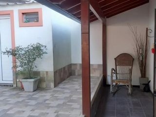 Foto 9 de Casa en venta - 2 Dormitorios 1 Baño - Cochera - 220Mts2 - Las Toninas