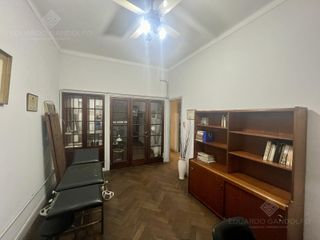 Foto 4 de Excelente planta alta frente a la estación - Apto Vivienda y Profesional!!