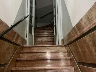 Foto 2 de Excelente planta alta frente a la estación - Apto Vivienda y Profesional!!