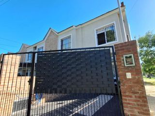 Foto 2 de Dúplex en venta - 2 Dormitorios 2 Baños - Cochera - 125Mts2 - San Miguel