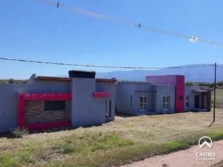 Foto 2 de Casa con quincho en venta - Solares del Valle, Villa de Merlo