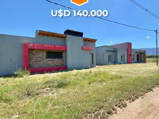 Foto 1 de Casa con quincho en venta - Solares del Valle, Villa de Merlo