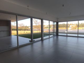 Foto 4 de Venta Excelente Casa  con Bajada Directa Al Rio San Juan Villanueva Tigre