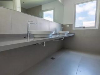 Foto 21 de Venta Excelente Casa  con Bajada Directa Al Rio San Juan Villanueva Tigre