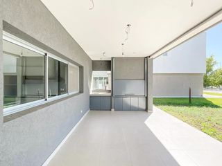 Foto 25 de Venta Excelente Casa  con Bajada Directa Al Rio San Juan Villanueva Tigre