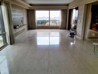 Foto 5 de Venta Departamento 5 Ambientes Dependencias Cochera Baulera en Recoleta