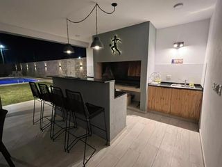 Foto 2 de Casa en venta - 1 Dormitorio 3 Baños - 740Mts2 - General Rodríguez