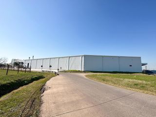 Foto 2 de Galpón en Alquiler - La Plata - Alquiler USD OFICIAL BNA VENDEDOR