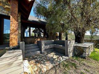 Foto 4 de Casa en venta - 4 Dormitorios 2 Baños - Cocheras - 2.450Mts2 - San Martín de Los Andes