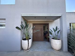 Foto 6 de VENTA DE CASA EN DOS PLANTAS AREA 2 AL GOLF