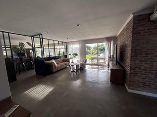 Foto 4 de VENTA DE CASA EN DOS PLANTAS AREA 2 AL GOLF