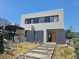 Foto 5 de Casa 3 Dormitorios - Los Castaños Nordelta