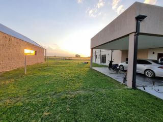 Foto 20 de Casa en venta - 3 Dormitorios 3 Baños - Cocheras - 2.125Mts2 - Poblet, La Plata