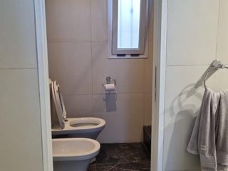 Foto 10 de Casa en venta - 3 Dormitorios 3 Baños - Cocheras - 2.125Mts2 - Poblet, La Plata