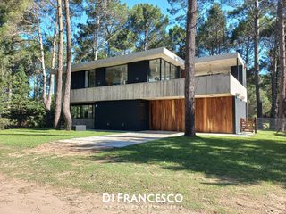 Foto 1 de Casa en Isla del Golf Pinamar 