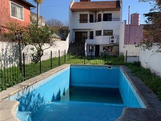Foto 4 de Divina Casa de 400m2 - 4 Dormitorios - 2 Cocheras - Pileta y Quincho con Parrilla
