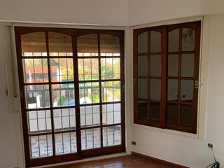 Foto 23 de Divina Casa de 400m2 - 4 Dormitorios - 2 Cocheras - Pileta y Quincho con Parrilla