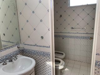 Foto 27 de Divina Casa de 400m2 - 4 Dormitorios - 2 Cocheras - Pileta y Quincho con Parrilla