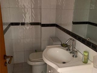 Foto 29 de Divina Casa de 400m2 - 4 Dormitorios - 2 Cocheras - Pileta y Quincho con Parrilla