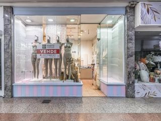 Foto 1 de Local en venta en  Galería París - Caballito - Excelente ubicación