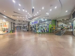 Foto 15 de Local en venta en  Galería París - Caballito - Excelente ubicación