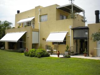 Foto 1 de Casa Estilo Minimalista