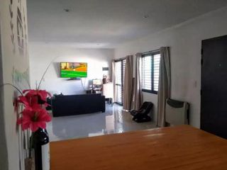 Foto 6 de Casa en venta - 2 dormitorios 1 baño - cochera - 300mts2 - Barrio Gambier