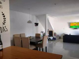 Foto 5 de Casa en venta - 2 dormitorios 1 baño - cochera - 300mts2 - Barrio Gambier