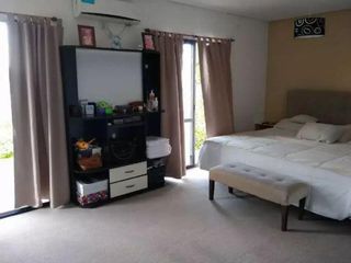 Foto 14 de Casa en venta - 2 dormitorios 1 baño - cochera - 300mts2 - Barrio Gambier
